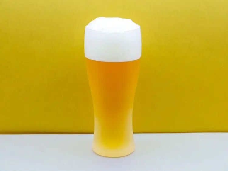 アルコールを飲む