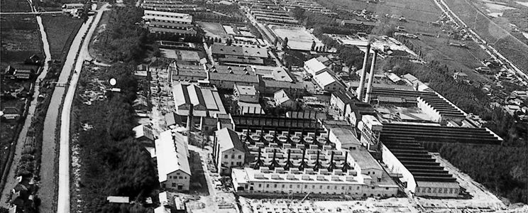 Photo Factory scene from 1926 to the 1950s