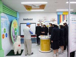 2011年度　高校生工場見学の様子２（大垣特別支援学校）