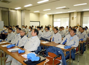 2012年度　フォークリフト安全運転講習の様子３