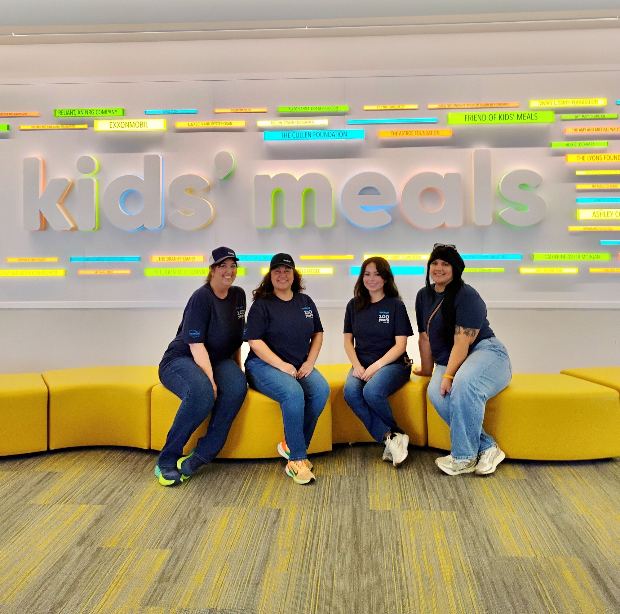EVAL Customer Service Team Volunteers with Kids' Meals to Help Fight Childhood Hunger