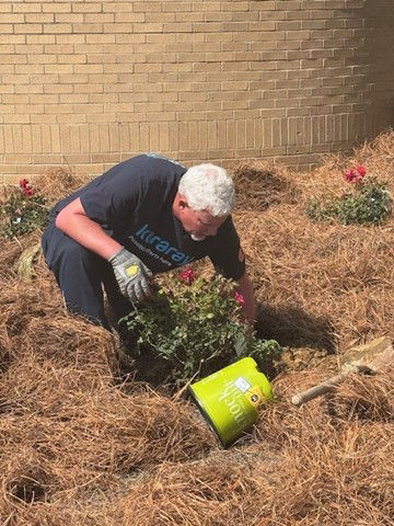 Fayetteville Works Earth Day project at Elizabethtown Middle School