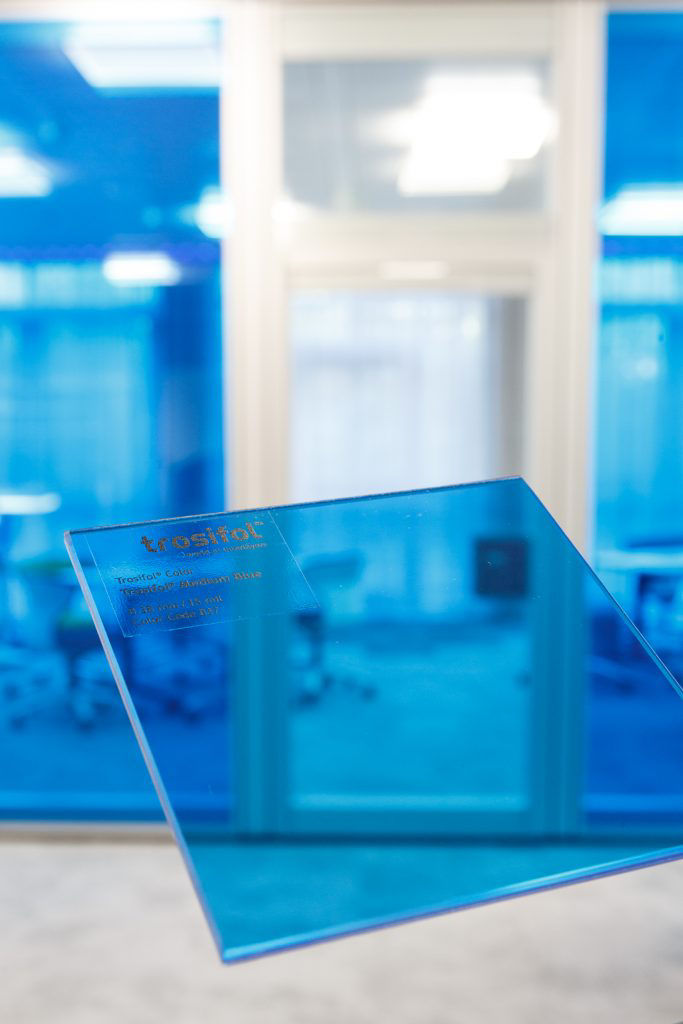 Tinted laminated glass