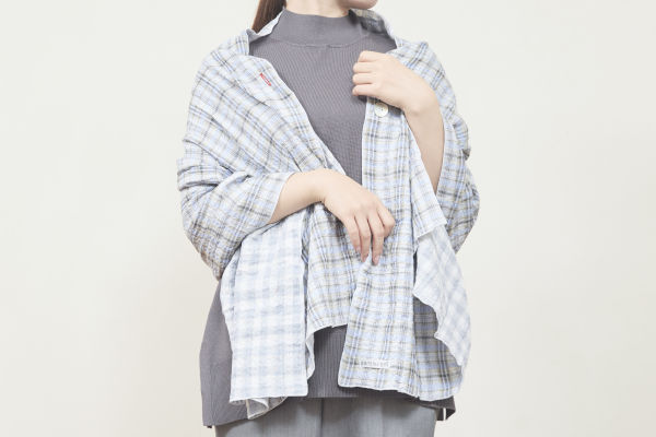 Banshu‑ori Double‑faced stole Use Image