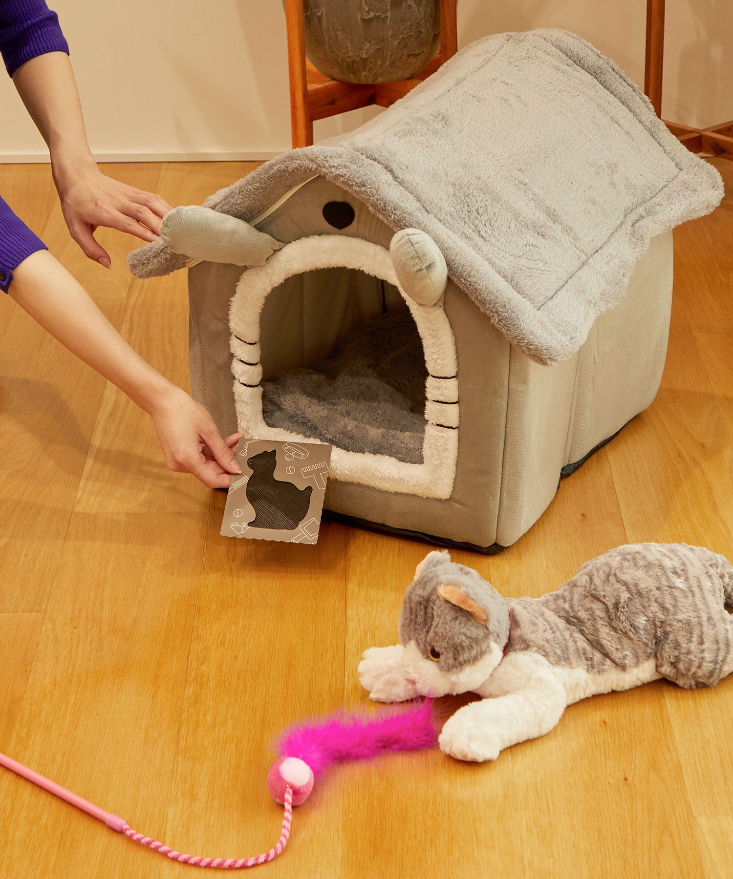 Dust‑mite trap sheet for pets Use Image