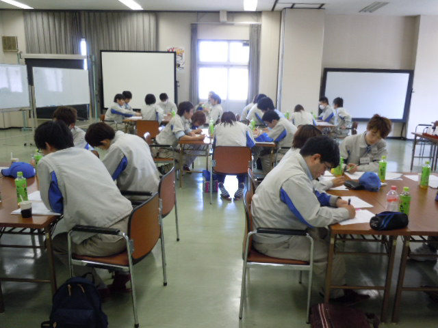 2015年度　若手社員研修の様子１