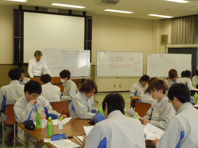 2015年度　若手社員研修の様子２