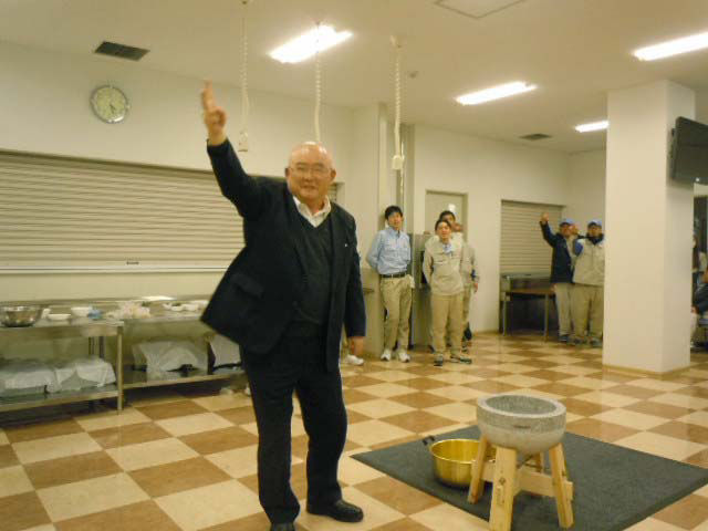 2016年度　年末餅つき大会の様子３   