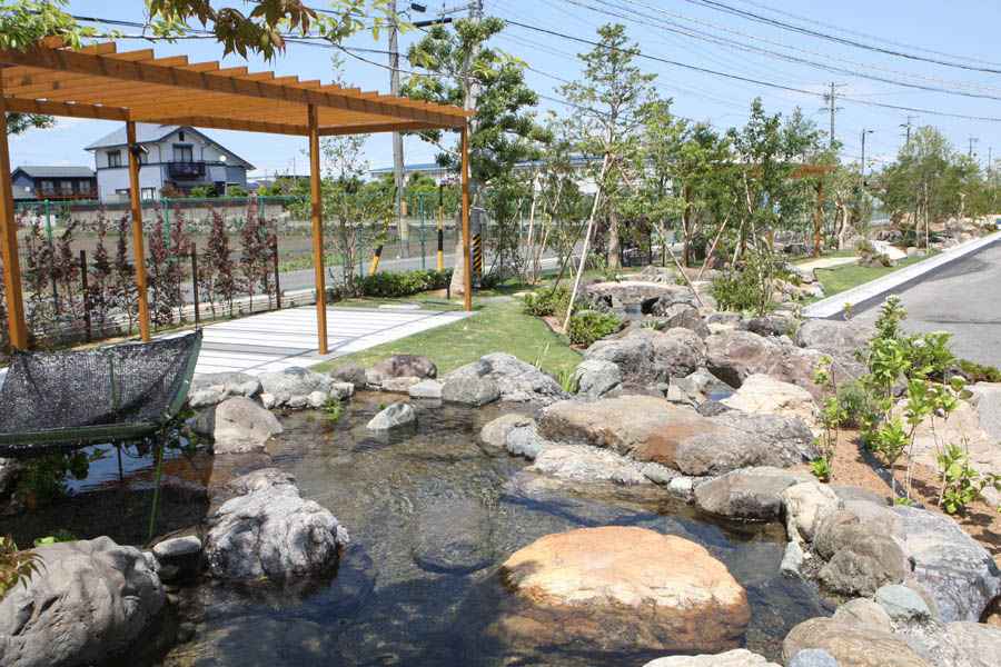 工場緑地帯完成の様子