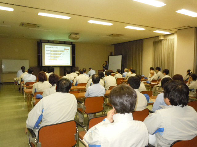 産業医による衛生講話の様子