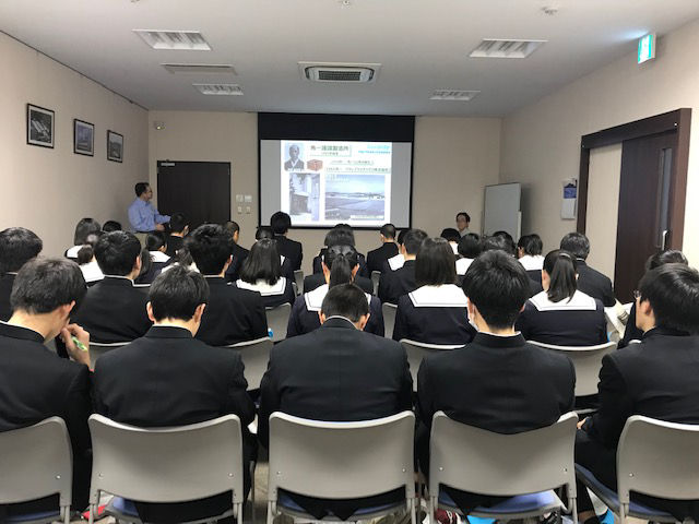 高校生工場見学（大垣商業高等学校）