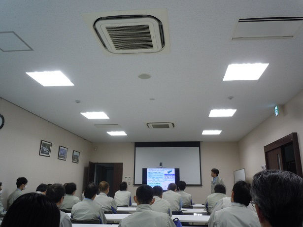 2020年度　業績報告会の様子