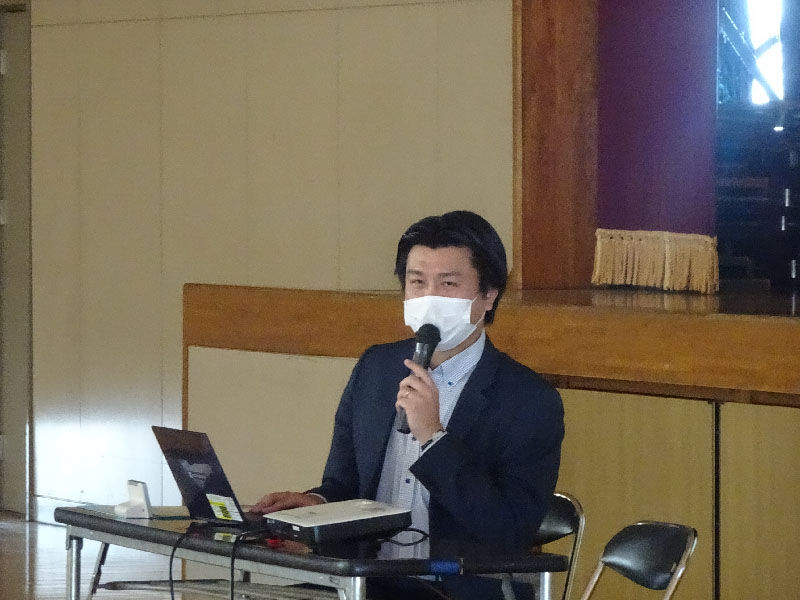 不破中学校 職業講話の様子１             