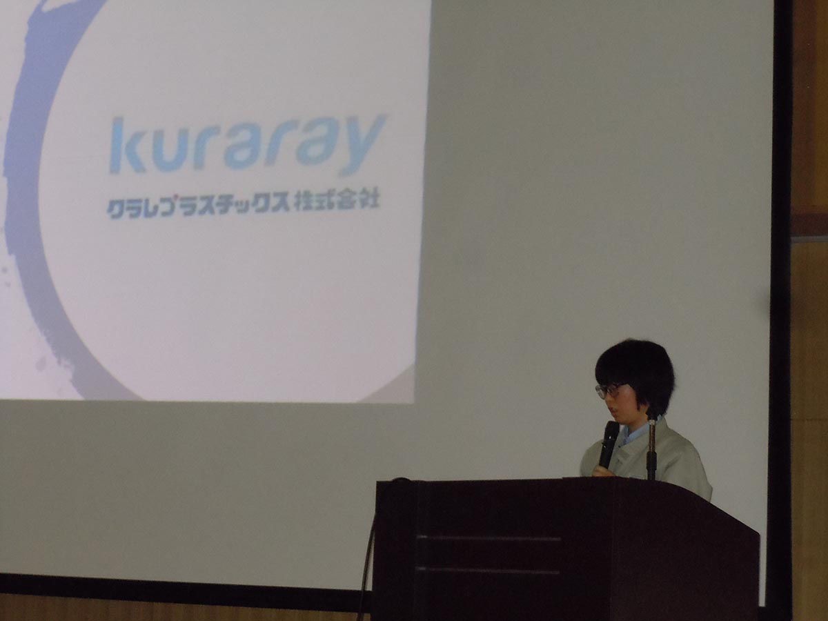 卒業生と語る会の様子