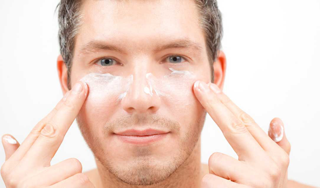 Isopentyldiol – for cosmetics that feel good and enhance gloss