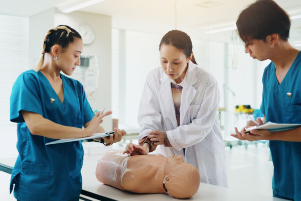 〈クライン®〉 用途例：医療シュミレーター・注射練習用シート