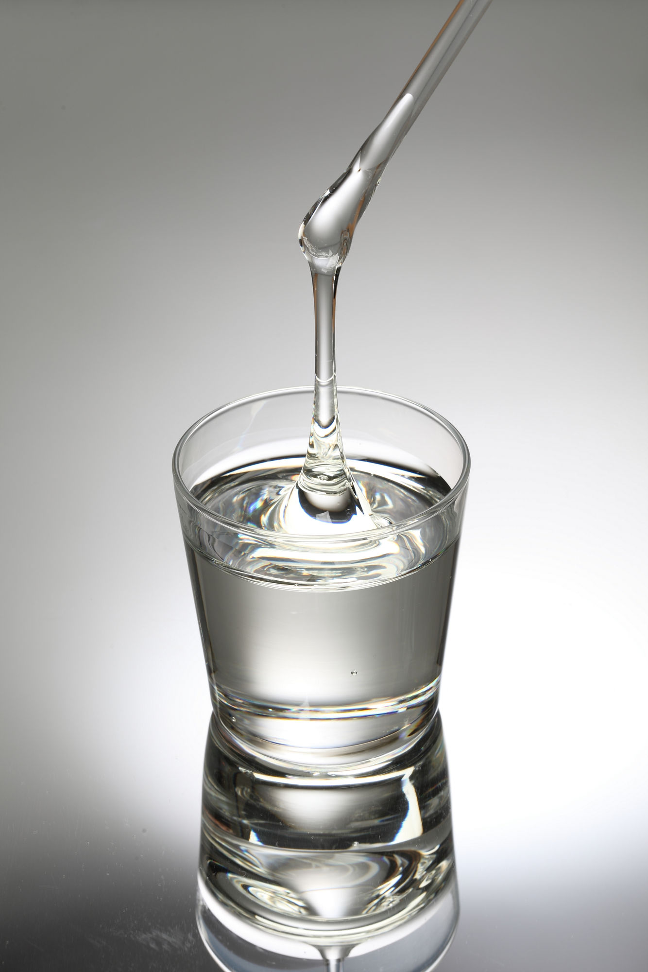 クラレ液状ゴム　製品イメージ