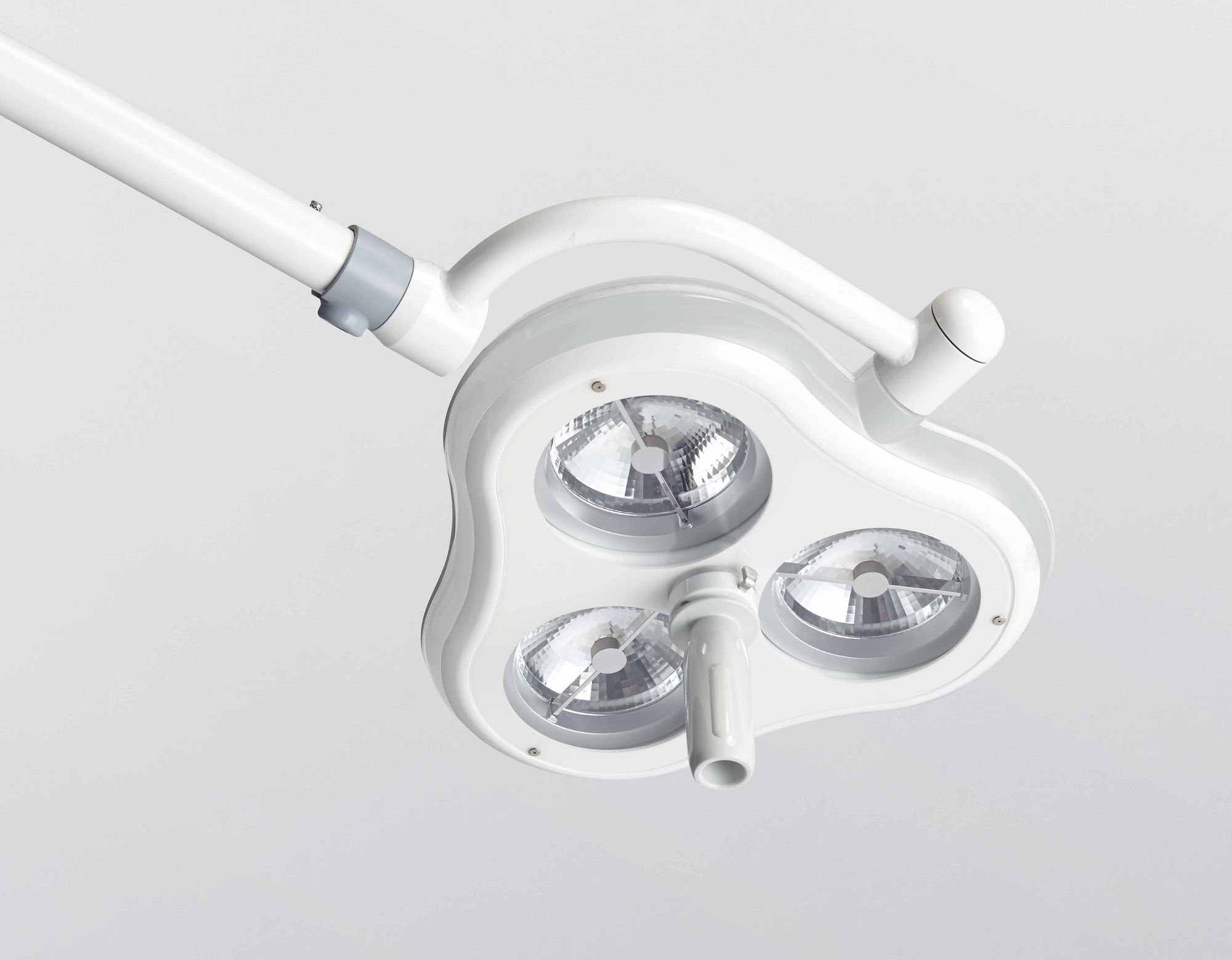 クローバーシリーズ （品目番号：11B2X10036000012）製造販売元：山田医療照明株式会社