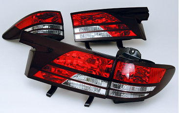 Glass components fitted in the interior 