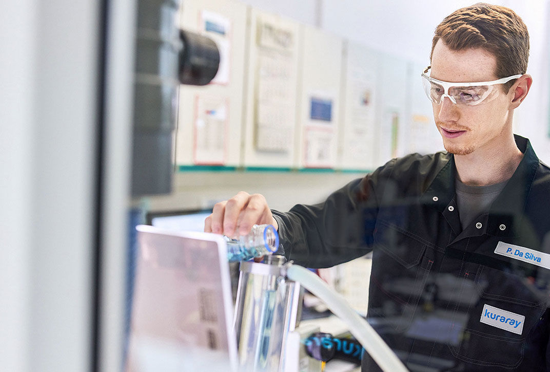 An employee works in the lab.