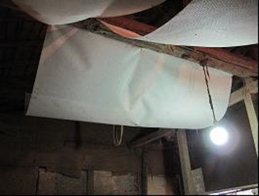 Ammonia odor decomposition mesh Installation Image（Insallation on barn ceiling）