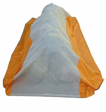 さやか®　使用例（ゴミ置き場に被せるシート）