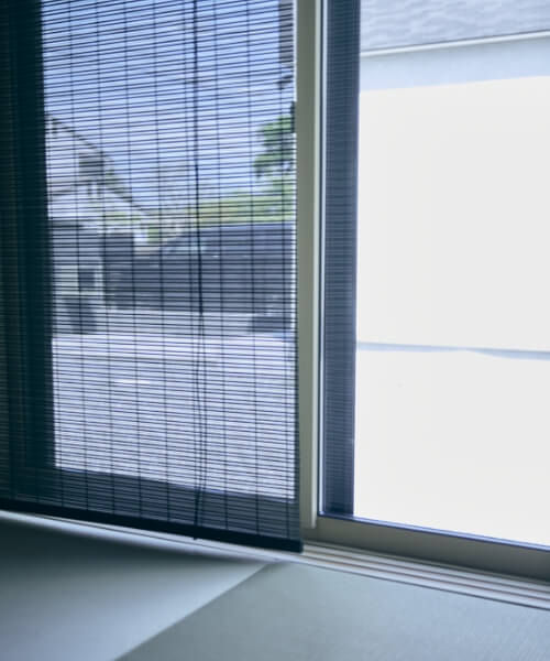 Heat‑shielding roll-up sun shade (Sudare) Use Image